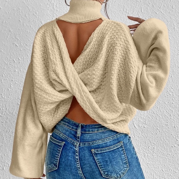 Cozy Turtleneck Reversible Balloon Sleeve Sweater - Picture 3 of 7